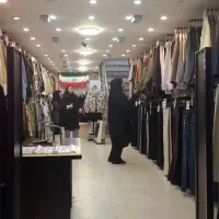 دونفر فروشنده خانم در پوشاک زنانه درسا