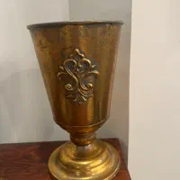 گلدان طلایی