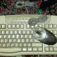 صفحه کیبورد و موس قدیمی