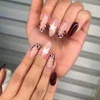 دستیار ناخن کار