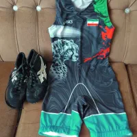 لباس کشتی با کفش در حدنو