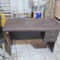 میز چوبی دفتری و اداری و صندلی فلزی