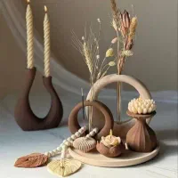 به چند خانم برای تولید و رنگ آمیزی و ادمینی