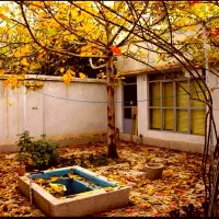 خانه۱۴۰متری ویلایی کلنگی سنددار یک طبقه حیاط دار