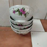 چینی گلسرخ و قوری بزرگ دوتا