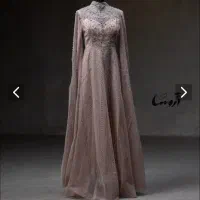 فروشنده خانم زمینه لباس مجلسی