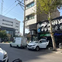 منشی و صندوق دار خانوم
