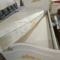 دوعددتخت تکنفره یکی باتشک یکی بدون تشک