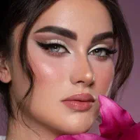 آموزش میکاپ و گریم عروس و محفلی با قیمت استثنایی