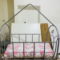 گهواره فلزی تشک دار