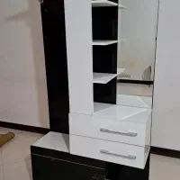رخت آویز  و جاکفشی استاده