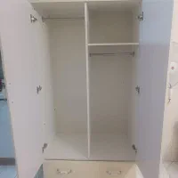کمد ایستاده
