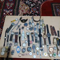 تعدادی ساعت مچی یجا باهم