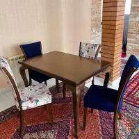 میز ناهارخوری ۴ نفره تمیز و شیک چوبی