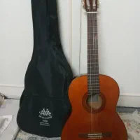 گیتار حرفه ای YAMAHA (c70)