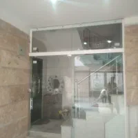 شیشهای ساختمانی و اداری و درب و پنجره المینیوم