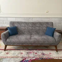 مبل ۳نفره به همراه کوسن