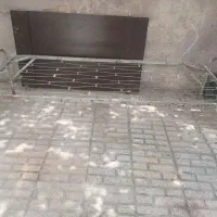 تخت اهنی سالم