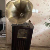 گرامافون فول وساعت ایستاده