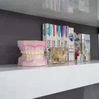 منشی مطب دندانپزشکی