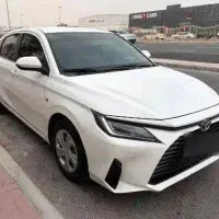 تویوتا یاریس سفید 2023 پلاک جزیره