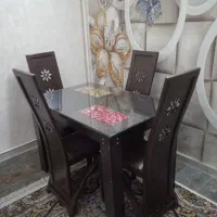 میز و صندلی ۴ نفره ناهار خوری سالم و زیبا