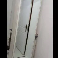 میز ناهار خوری کم جا و اینه قدی کشودار