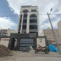 ۸۰ متر/کلید نخورده/نور و آفتاب مستقیم