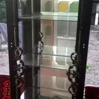 ویترین چوبی در حد نو