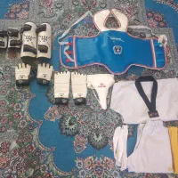 لباس و لوازم کامل تکواندو