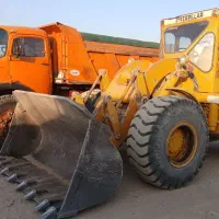 خاکبرداری  لودر و کامیون