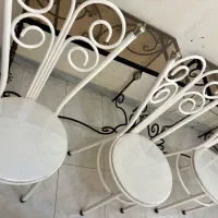 میز فرفورژه مشکی با صفحه شیشه ای