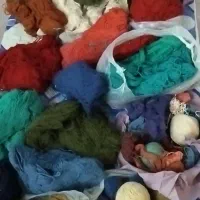 یک گونی نخ گلیم بافی .
