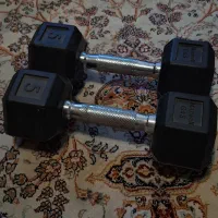 جفت دمبل ۵ کیلویی شش‌ضلعی (مجموعاً ۱۰ کیلوگرم)