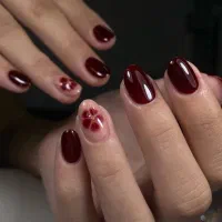 کاشــت ناخن باژل +لاک ساده 499تومن