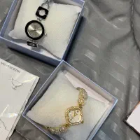۲ عدد ساعت نو