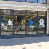فروشنده  خانم