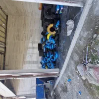 ۱۲۰ متر مغازه ارتفاع ۶ متر ۸۰ متر کف ۴۰ متر بالکن