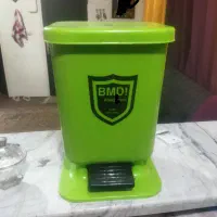 سطل زباله پدالی