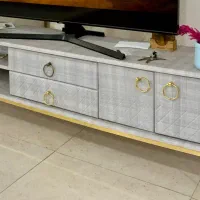 میز زیر تلویزیون