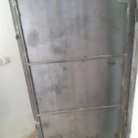 درب فلزی