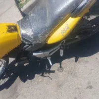 کثیر ۲۰۰ سی سی مدل ۹۲ زرد رنگ