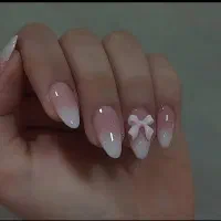خدمات کاشت ناخن با تخفیف ویژه