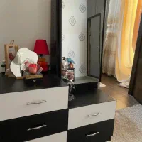 ۲ عدد تخت خواب همراه با میز ارایشی