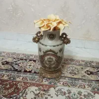 یه گلدان نو تازه خریدم به علت جابه جایی میفروشم