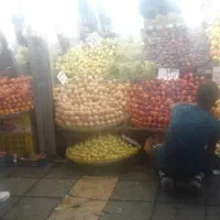 به چند نفر نیروی ماهر  جهت کار در میوه فروشی