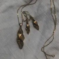 گوشواره ، نیم ست و النگو طلا