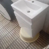 روشویی کابینی سفید بدون خط و خش و کاملا سالم