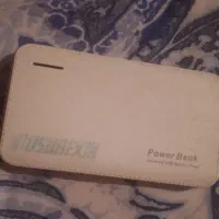 پاوربانک و تعدادی لوازم فروشی ورق بزنید